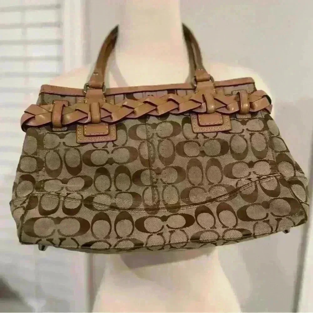 Vintage Authentic medium Hampton signature  Coach purse - Picture 10 of 10